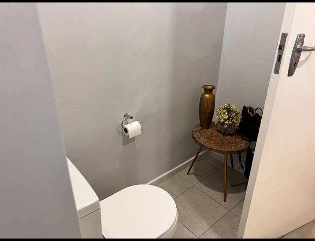 1 BEDROOM APARTMENT FOR SALE IN SANDOWN